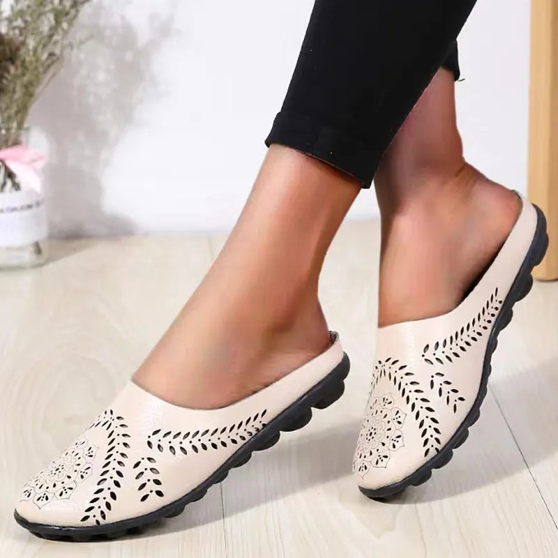 🔥Casual All-match Hollow Slippers