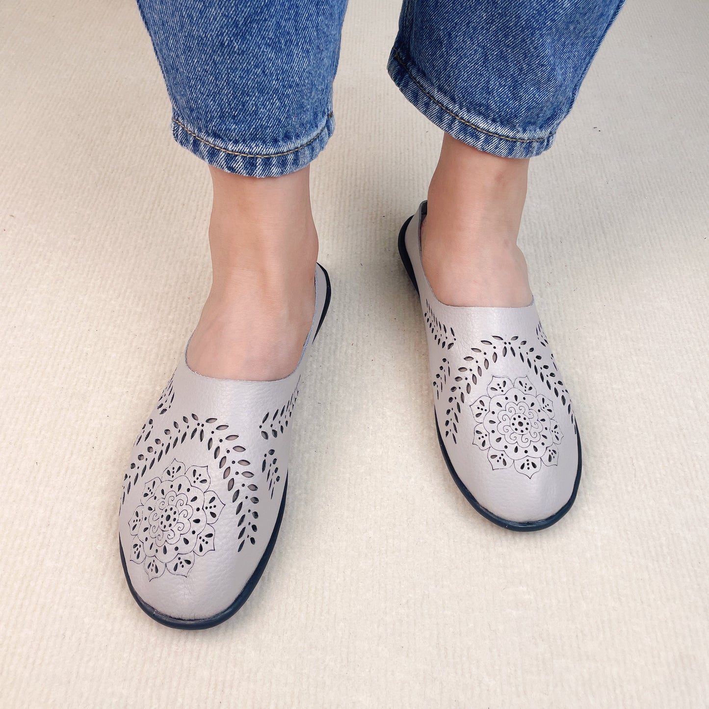 🔥Casual All-match Hollow Slippers 2