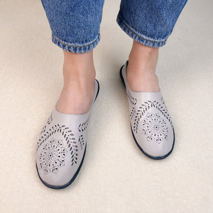 🔥Casual All-match Hollow Slippers 2
