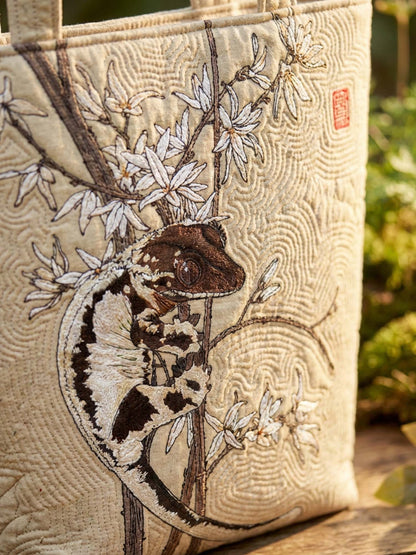 Retro Oriental Gecko And Flower Quilted Tote Bag